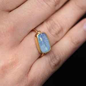 18k yellow gold australian blue opal ring 77192007010241 6f3b2054e2